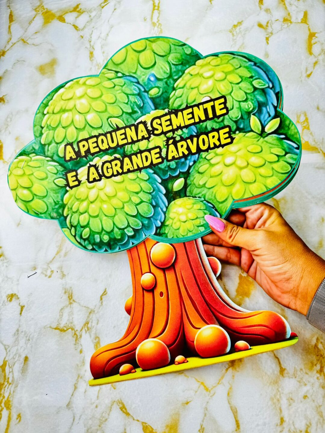 História: A pequena semente e a grande árvore