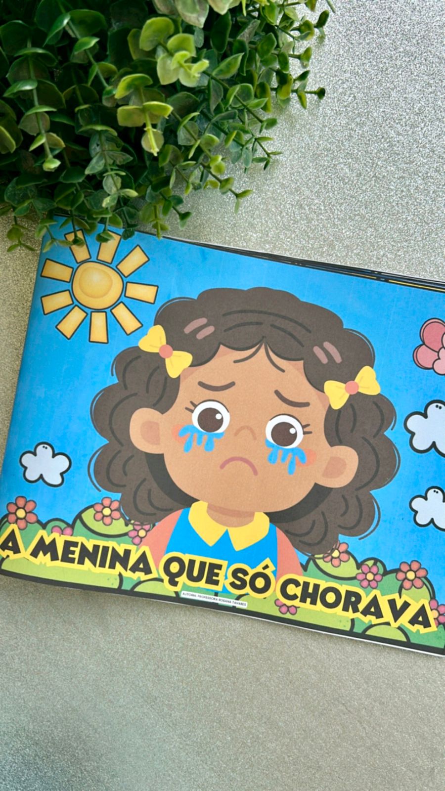 Livro: A menina que só chorava