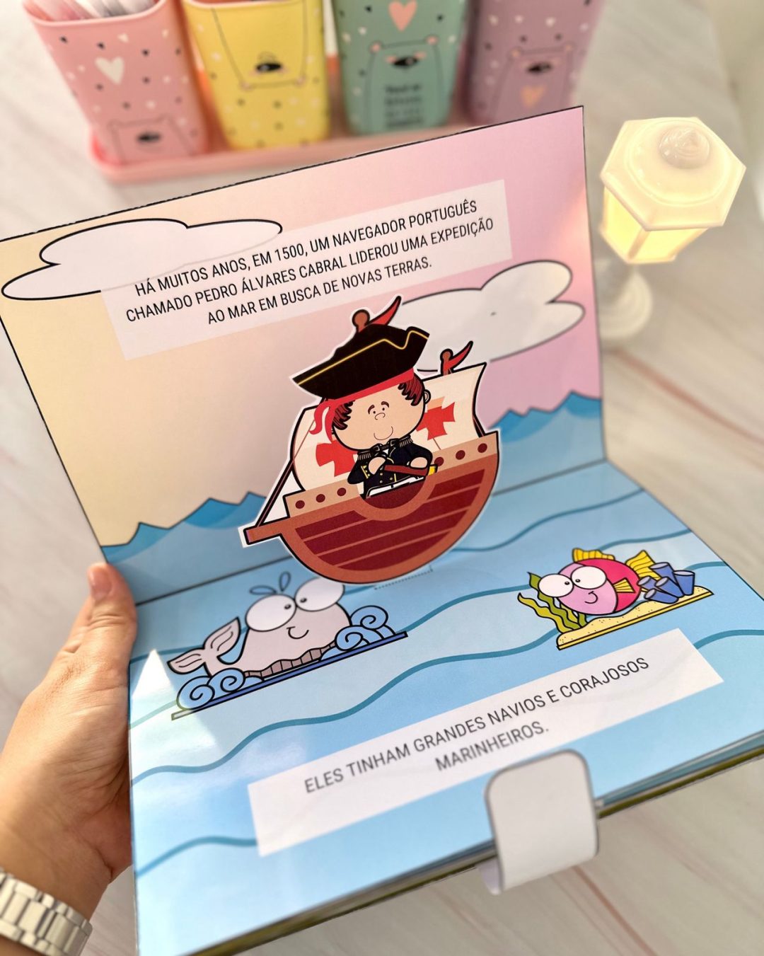 Livro 3D: A história do Descobrimento do Brasil. - Imagem 4