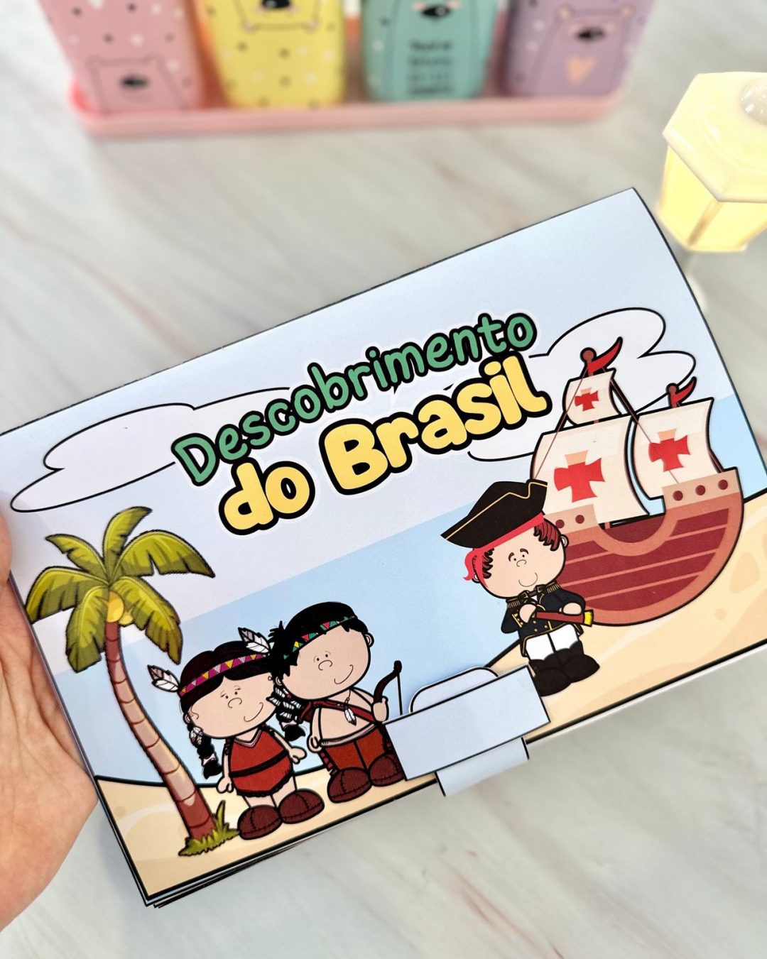 Livro 3D: A história do Descobrimento do Brasil.
