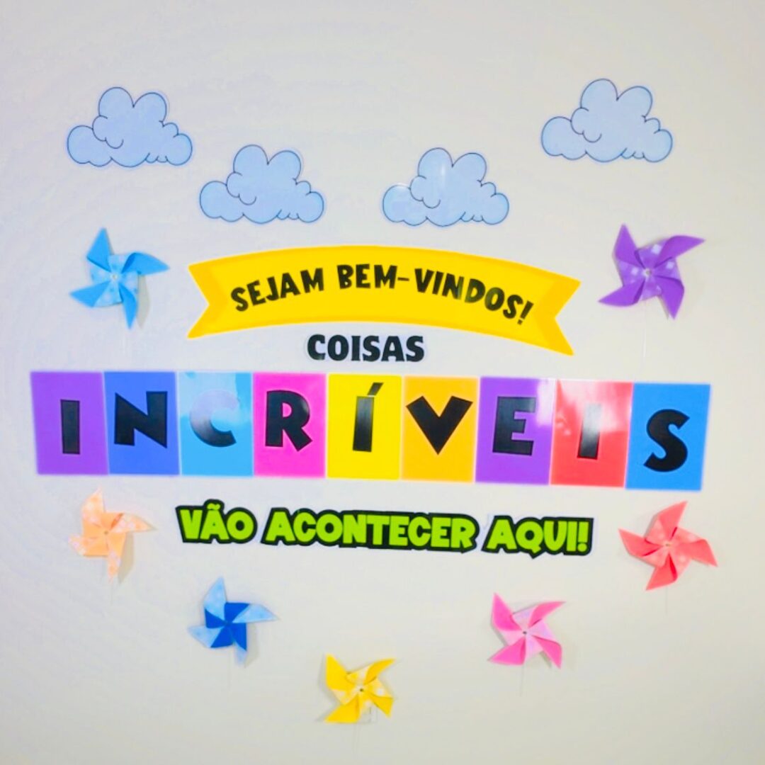 Painel Volta às Aulas Sejam Bem-Vindos + Brinde Lembrancinha